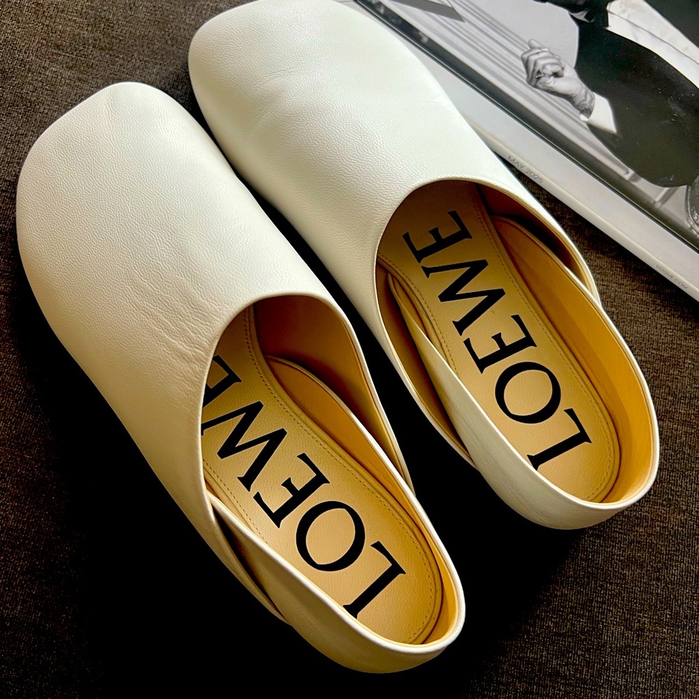 Loewe Women's Cream Leather Loafers
Current Season.🌸 no box or dust bag.
